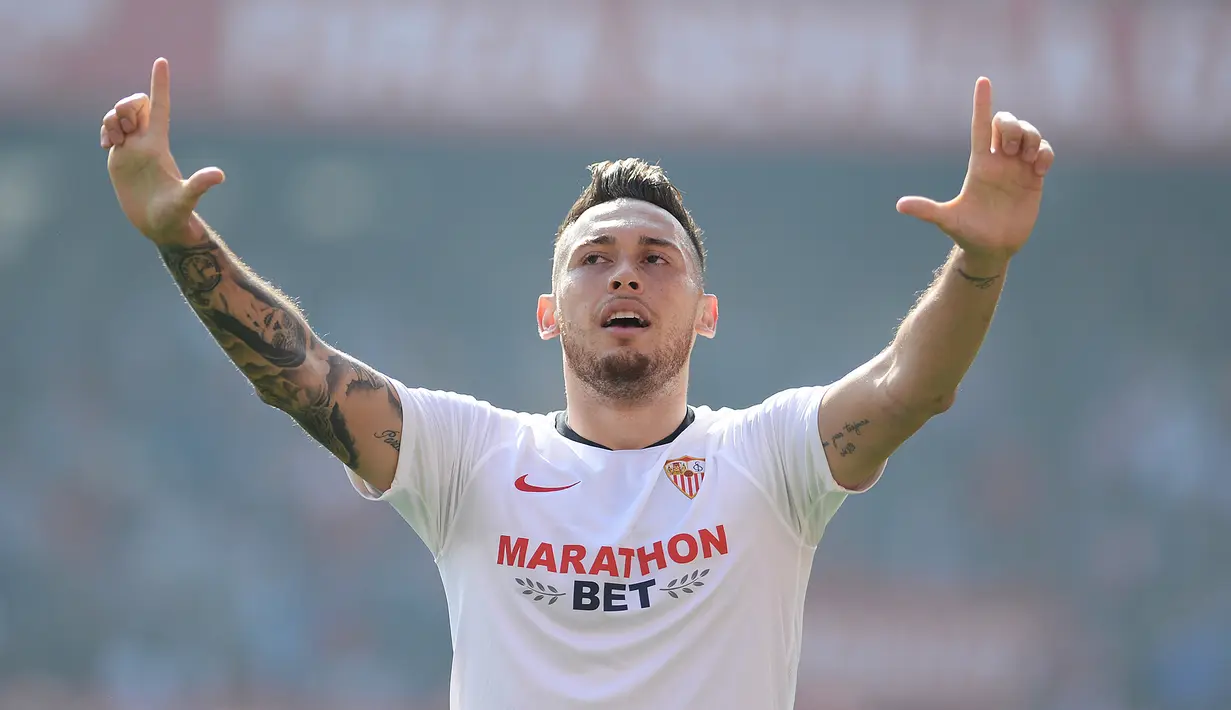 2. Lucas Ocampos - Penyerang sayap asal Argentina ini memiliki ketajaman dalam menyerang dan mencetak gol. Ocampos terampil dalam memberikan assist dan menusuk pertahanan tim lawan lewat serangan sayap. (AFP/Cristina Quicler)