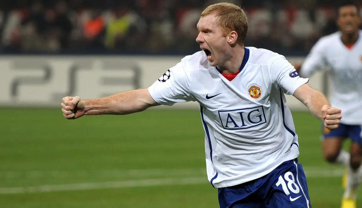 Paul Scholes - Pemain asal Inggris ini hanya memperkuat Manchester United sepanjang kariernya. Scholes telah meraih 25 trofi bersama Setan Merah; termasuk 11 gelar Premier League; dua Piala FA; dan dua trofi Liga Champions. (AFP/Paul Ellis)