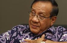 Akbar Tandjung jenguk Miranda bawa buah