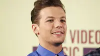 Louis Tomlinson akan Susul Zayn Malik Menikah Tahun Ini?