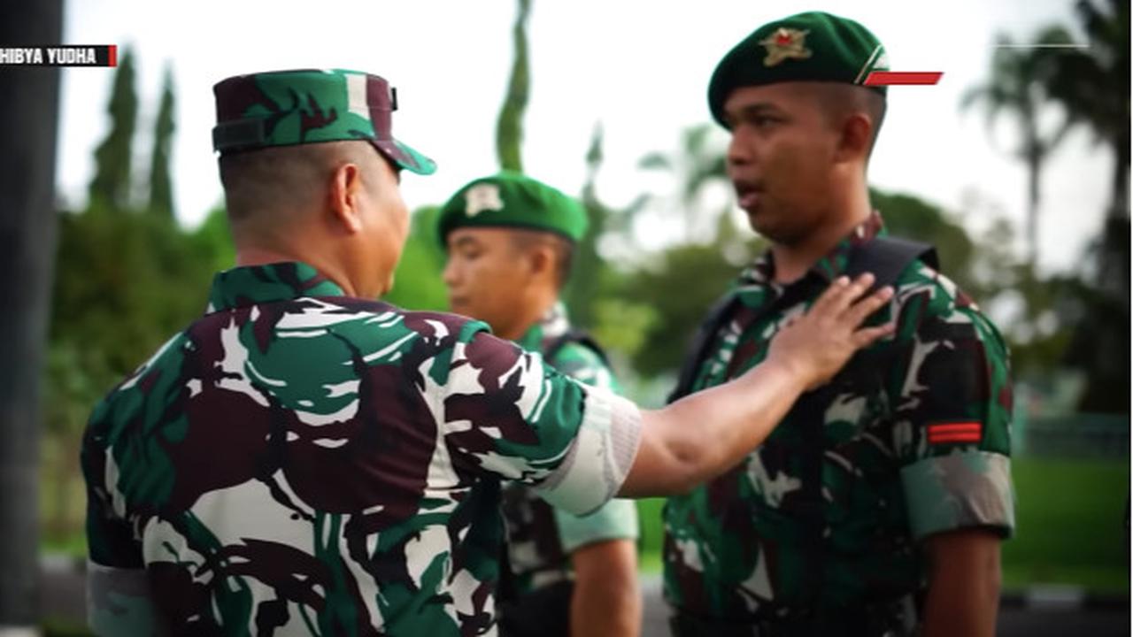 Saat Cek Anggota, Sang Kolonel Tiba-tiba Colek-colek Pipi Prajurit Sebut Tidak Lucu 'Menggemaskan Gitu Loh