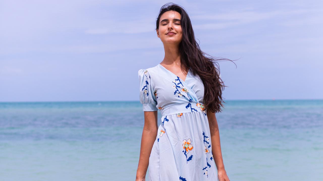Ilustrasi Baju yang Cocok Dikenakan Saat Berlibur di Pantai (©Freepik)