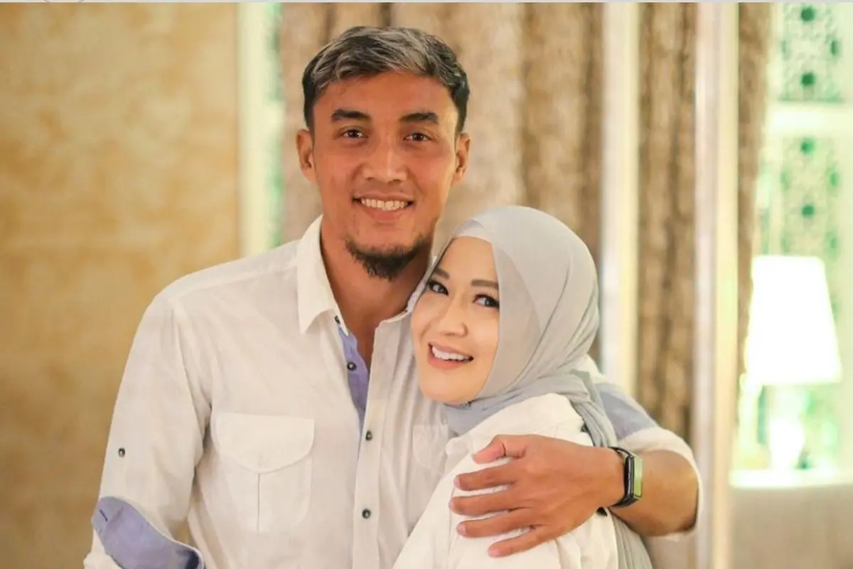 Gunawan Dwi Cahyo dan Okie Agustina