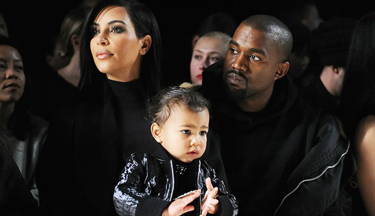 Kim Kardashian kini pun tengah berbahagia dengan kehadiran anak keempatnya bersama dengan Kanye West. (billboard)