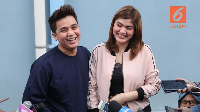 [Bintang] Billy Syahputra dan Hilda Vitria