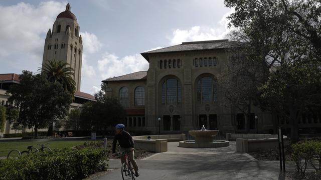 Universitas Stanford