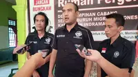 Koordinator Departemen Advokasi DPN SBMI Juwarih saat memberikan keterangan pers terkait advokasi Rokaya purna TKI asal Indramayu yang diduga terkena intimidasi. (Istimewa)