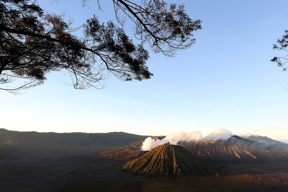 Ratusan Ribu Wisatawan Tak Ancam Konservasi Bromo Semeru ?