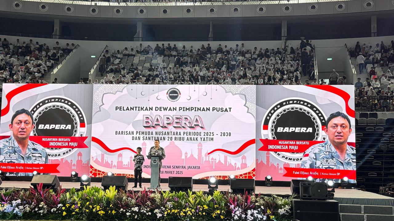 Ketua Umum Barisan Pemuda Nusantara (Bapera), Fahd El Fouz A Rafiq melantik pengurus Dewan Pimpinan Pusat (DPP) Bapera periode 2025-2030 Indonesia Arena, Senayan, Jakarta, Selasa (18/3) (Istimewa)