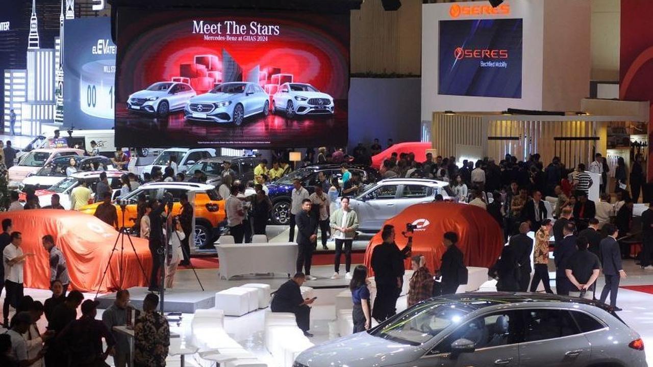 Pameran otomotif paling dinanti di Indonesia, Gaikindo Indonesia International Auto Show (GIIAS) 2024, akan resmi dibuka di Indonesia Convention Exhibition (ICE) BSD, Serpong. Foto: merdeka.com / Arie Basuki<br>