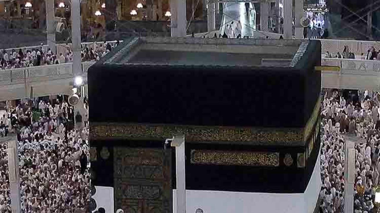 "Kalau tamu Allah (jemaah haji) aja dapat pahala apalagi pelayannya kan begitu. Kita melayani dan melaksanakan ibadah juga di sana," ungkap Sugandi.