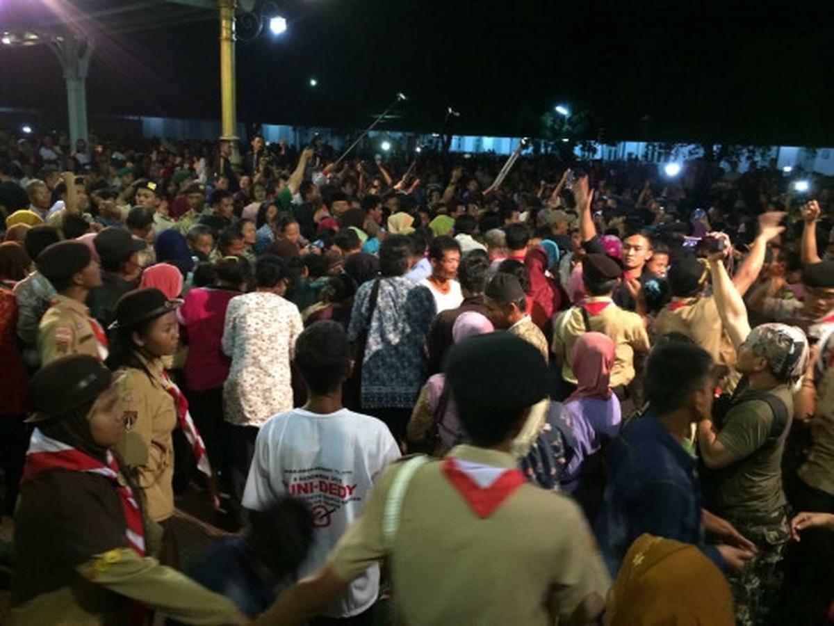 Menyaksikan kirab 1 Suro di Istana Mangkunegaran
