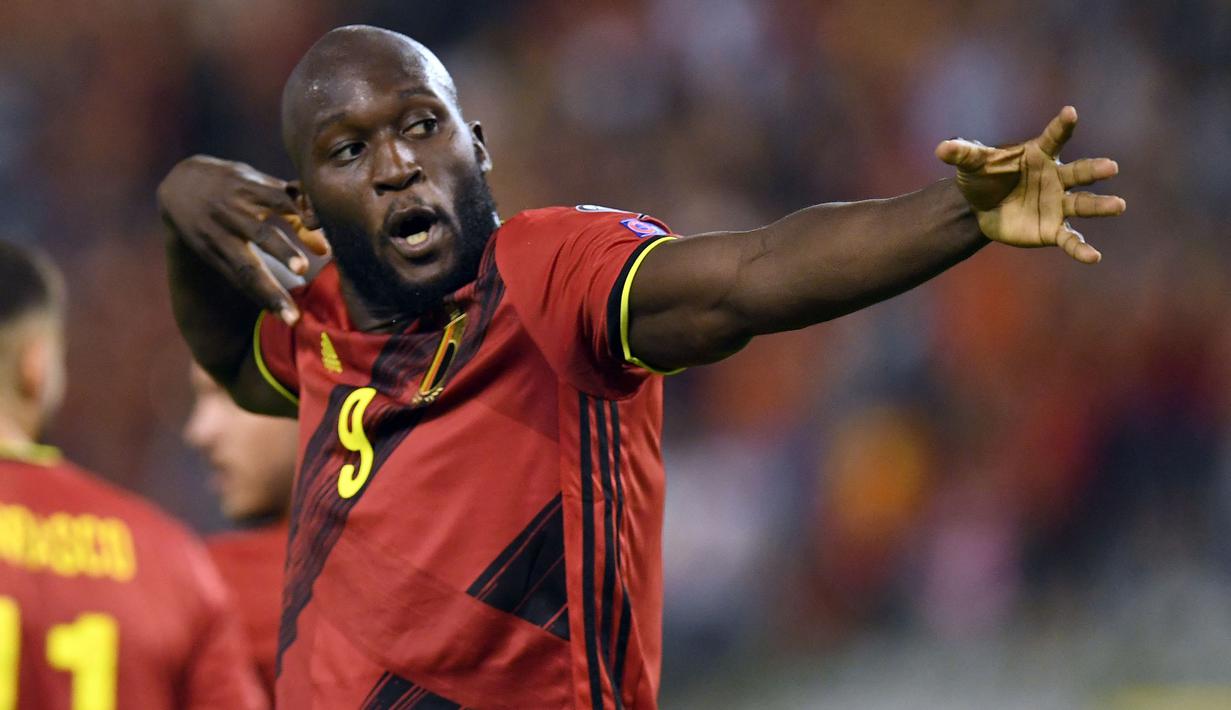 Romelu Lukaku tercatat telah melesatkan gol sebanyak lima kali ditambah satu assist dari empat pertandingannya bersama Belgia. Ia menempati urutan kelima daftar pencetak gol terbanyak kualifikasi Piala Dunia 2022. (Foto: AFP/John Thys)