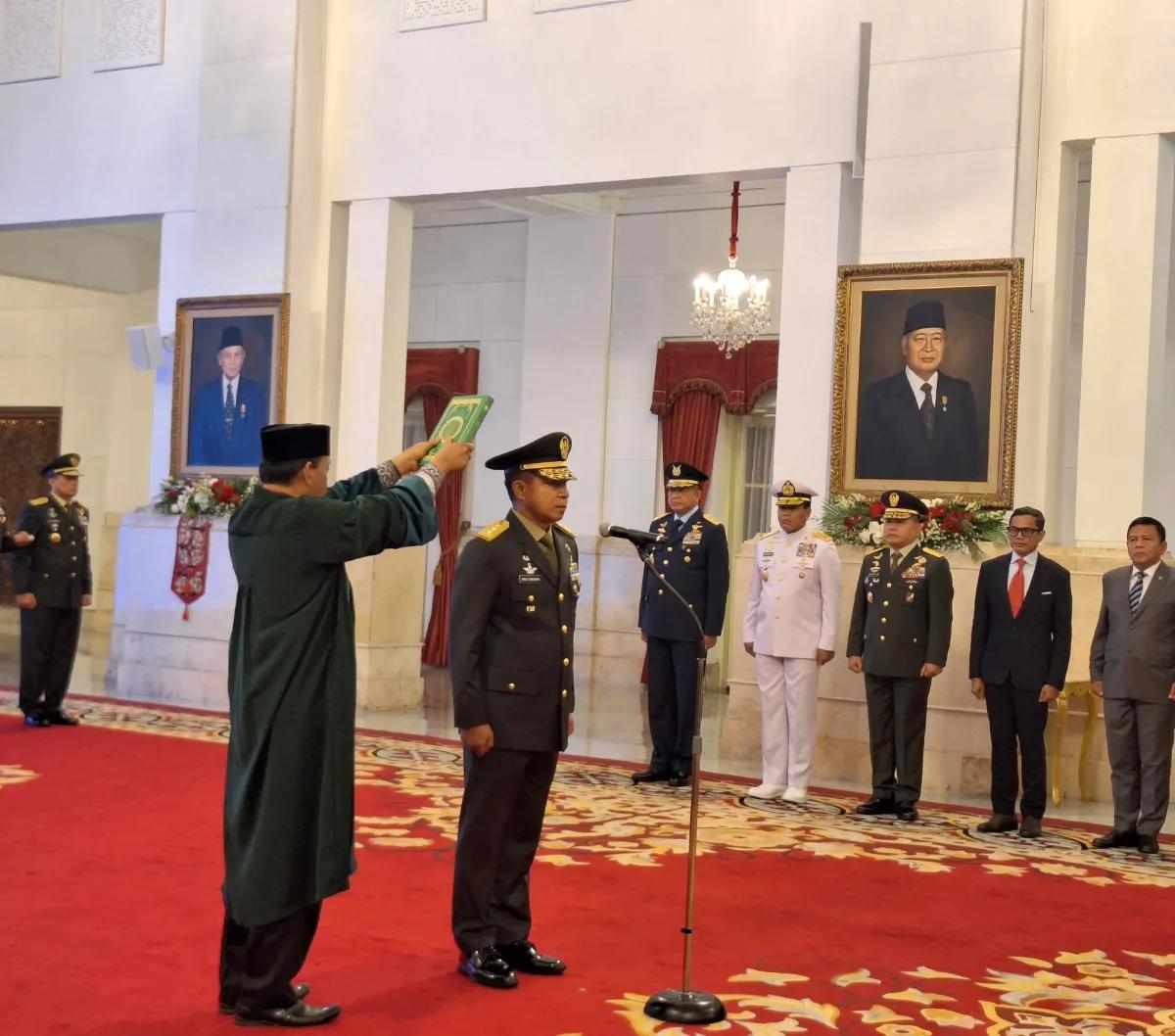 Dia berjanji akan menjalankan tugas dengan sebaik-baiknya dan penuh rasa tanggung jawab. Selain itu, Agus juga berjanji akan menunjung tinggi sumpah prajurit.