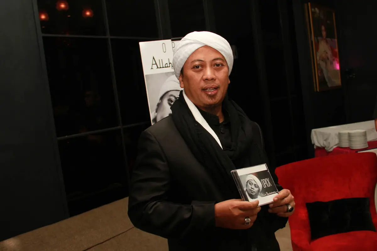 [Bintang] Album Religi, Opick Sediakan Kendaraan untuk Kebaikan
