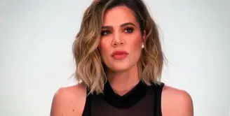 Khloe Kardashian memang salah satu selebriti yang aktif menjawab pertanyaan atau pernyataan dari netizen untuknya di Twitter. (KUWTK)