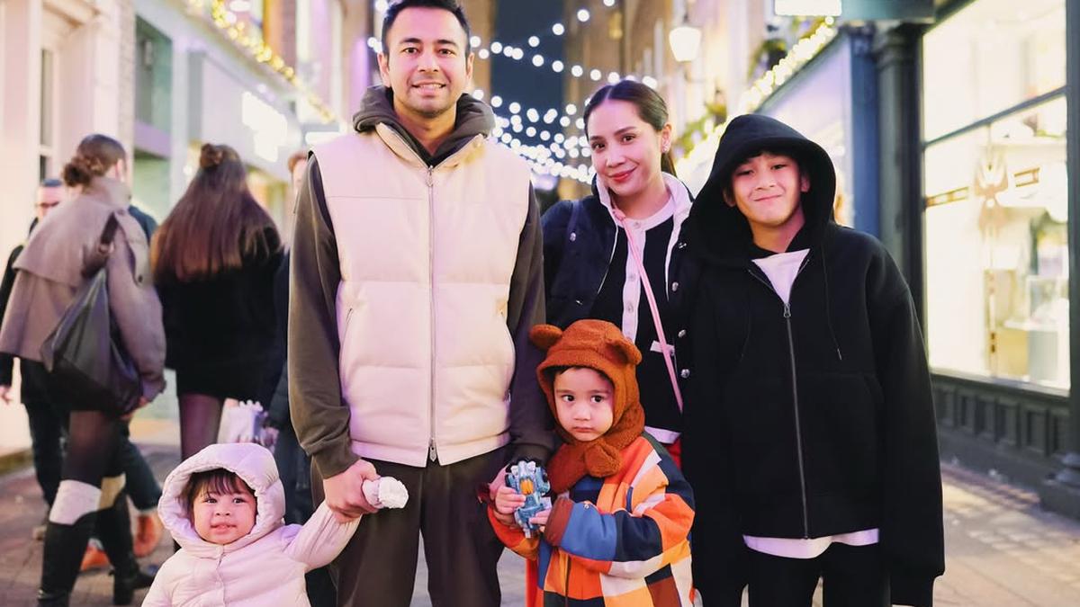 Potret Liburan Akhir Tahun Keluarga Raffi Nagita, Ajak Baby Lily ke London