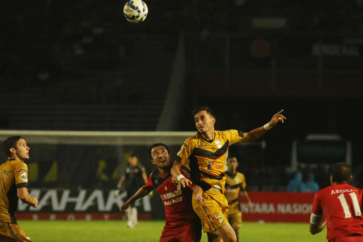 Semen Padang Vs Mitra Kukar