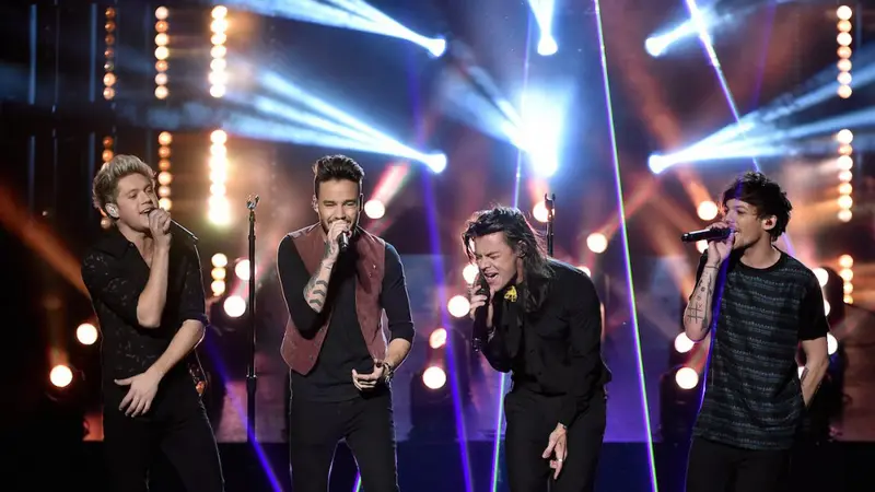 Penampilan One Direction di American Music Awards 2015