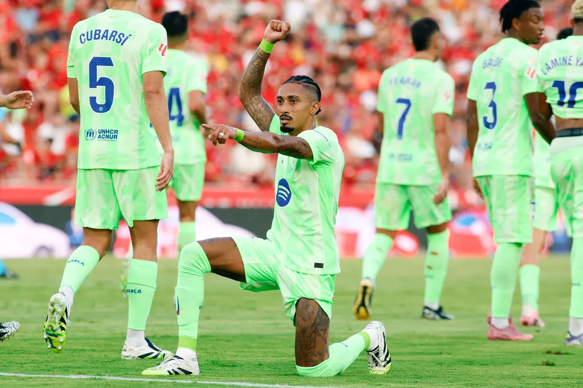 Foto: Diwarnai 2 Kartu Merah, Barcelona Lumat Real Mallorca di Liga Spanyol