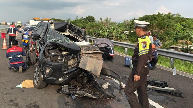 Mobil Anggota DPR Gus Hilman Kecelakan di Tol Paspro, 2 Orang Meninggal