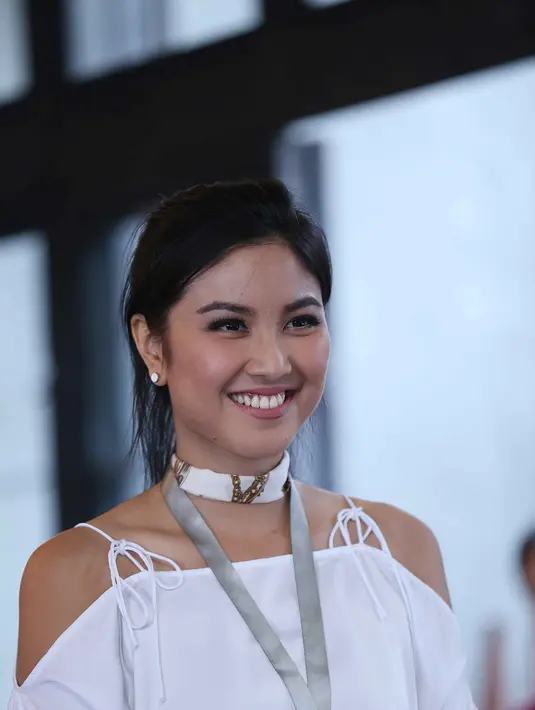 Saat diet, pemikiran tersiksa lantaran banyak makanan yang harus dipantang. Kini ia mulai merubah pemikirannya, bukan soal berat, tapi lebih menjalani pola hidup sehat. (Nurwahyunan/Bintang.com)