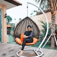 Potret Irish Bella mengenakan baju renang muslimah (Sumber: Instagram/@irishbella)