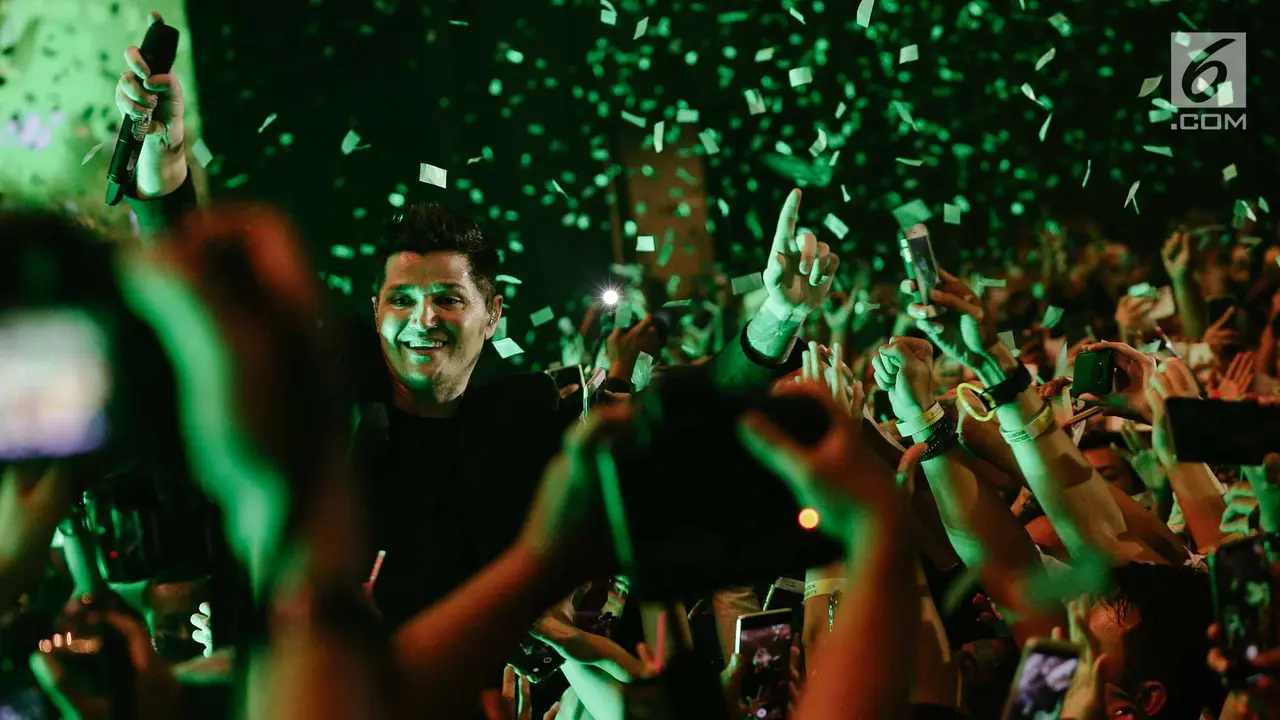 Aksi Panggung The Script Hipnotis Ribuan Fans di Jakarta