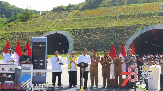 Presiden RI Joko Widodo (Jokowi) meresmikan Jalan Tol Cileunyi-Sumedang-Dawuan (Tol Cisumdawu), Selasa (11/07/2023).