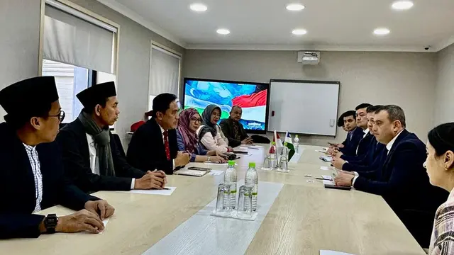 Delegasi 1.000 Cahaya Indonesia rapat bersama Deputi Gubernur Samarkand