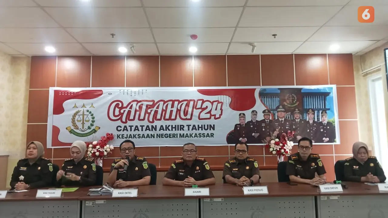 Kejari Makassar merilis catatan akhir tahun (catahu) 2024. (Liputan6.com/Eka Hakim)