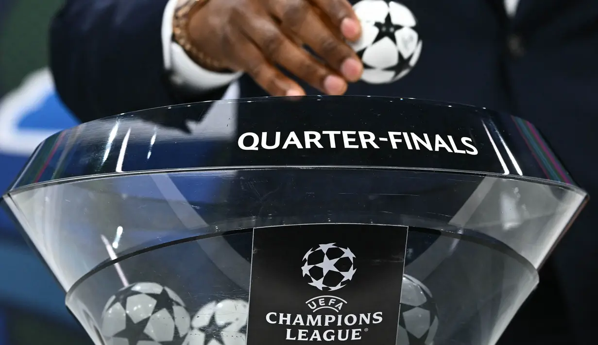 Laga pertemuan pertama perempat final Liga Champions 2023/2024 akan berlangsung 9-10 April 2024. Dan duel kedua digelar pada pekan berikutnya, 16-17 April 2024. (Fabrice COFFRINI/AFP)
