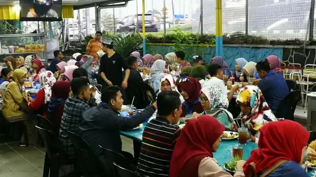 Konsep Swalayan Nasi Padang yang Unik dan Penuh Kepercayaan