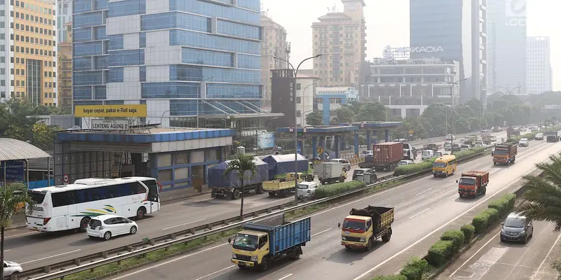 Pemprov DKI Jakarta Batasi Operasional Truk di Tol Lingkar Luar