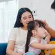 Slow parenting adalah cara mengasuh anak dengan lebih sadar, tidak terburu-buru, dan tidak terobsesi pada pencapaian atau kesempurnaan. [Dok/freepik.com/tirachardz]