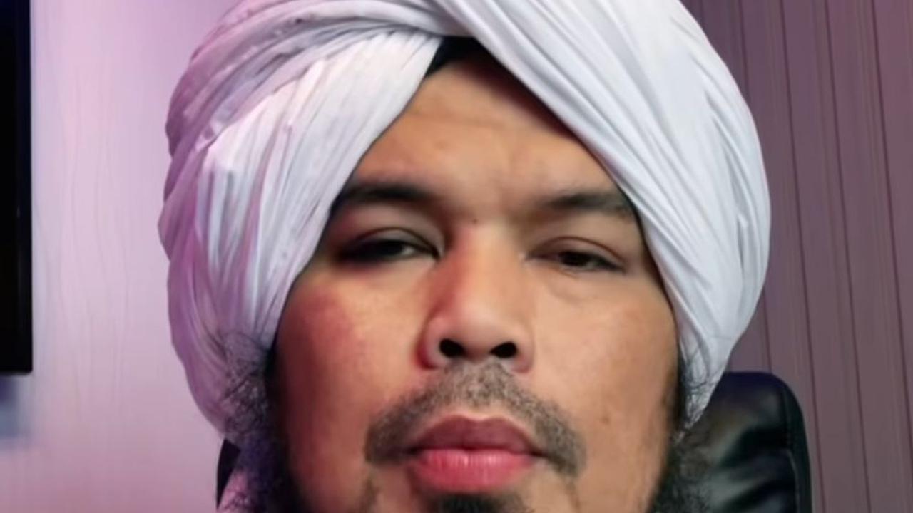 Deretan Artis yang Memilih Mualaf Dibimbing Ustaz Derry Sulaiman, Ini Perjalanannya