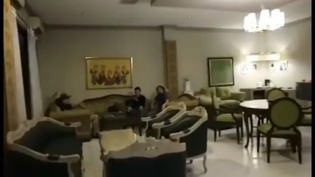 Rumah Jamal Mirdad yang luas dan asri