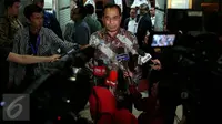 Menteri Perhubungan Budi Karya Sumadi memberikan keterangan kepada awak media usai raker dengan Komisi V DPR RI di Jakarta, Kamis (8/12). Rapat ini juga membahas perkembangan terkini bencana gempa bumi di Aceh. (Liputan6.com/Johan Tallo)