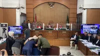 Anastasia Pretya Amanda alias APA, mantan kekasih Mario Dandy sempat sesak nafas saat memberikan kesaksian kasus penganiayaan berat terhadap David Ozora di Pengadilan Negeri Jakarta Selatan.