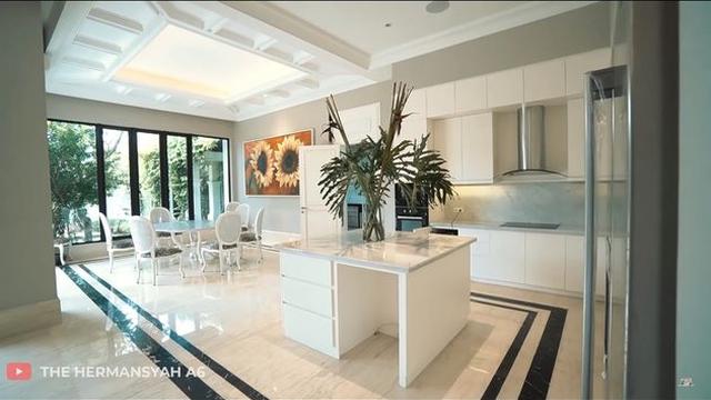 7 Potret Calon Rumah Baru Keluarga Anang Hermansyah dan Ashanty, Mewah Banget