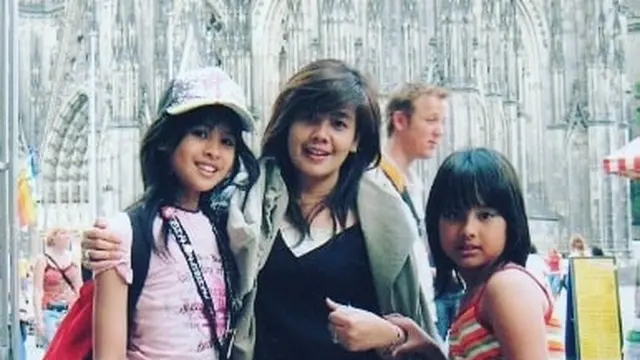 Momen Kompak Maudy Ayunda Bareng Ibu. (Sumber: Instagram/muren.s)