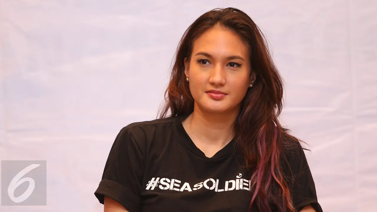 20160712-Nadine Chandrawinata-HZ