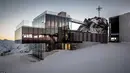 Das Central Ice Q  di Austria mempunyai hotel dengan restoran berfuturistik yang luar biasa. hotel dan restoran ini di pakai untuk pembuatan film James Bond "Spectre". Das Central Ice Q adalah hotel bintang lima. (Dailymail)