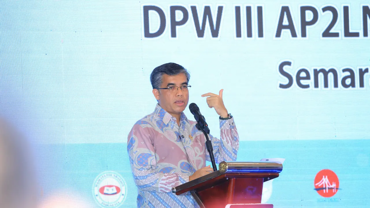 melepas 1.200 peserta program pemagangan ke Jepang yang