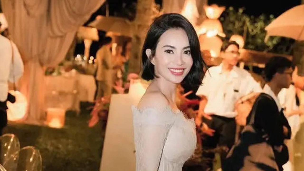 5 Inspirasi Gaya Rambut Dearly Djoshua, Sosok Perempuan yang Temani Ari Lasso di Pernikahan Luna Maya
