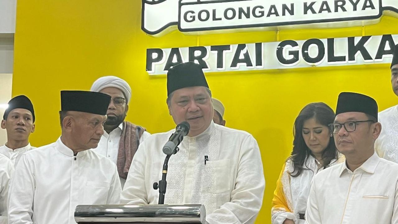 Airlangga juga irit bicara di singgung mengenai isi amicus curiae hasil tulisan Megawati yang menyoroti kerusakan demokrasi akibat kekuasaan yang dicurangi tersebut.