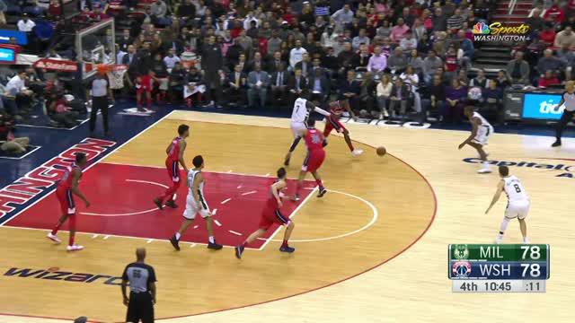 Berita video game recap NBA 2017-2018 antara Milwaukee Bucks melawan Washington Wizards dengan skor 104-95.