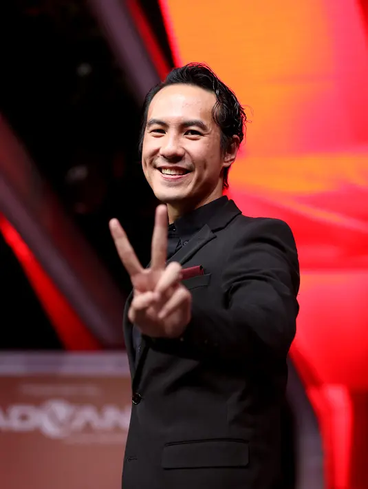 Meski banyak pengalaman menjadi host, ia mengaku masih banyak belajar dengan para host lain. Kalau di Indonesia ia suka dengan Tantowi Yahya. Menonton youtube dan acara komedi. (Foto: Andy Masela/Bintang.com)