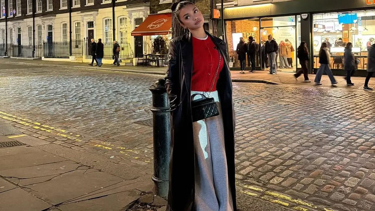 Gaya Winter Chic Naura Ayu Saat Liburan Akhir Tahun di Paris, Effortless tapi Tetap Stylish