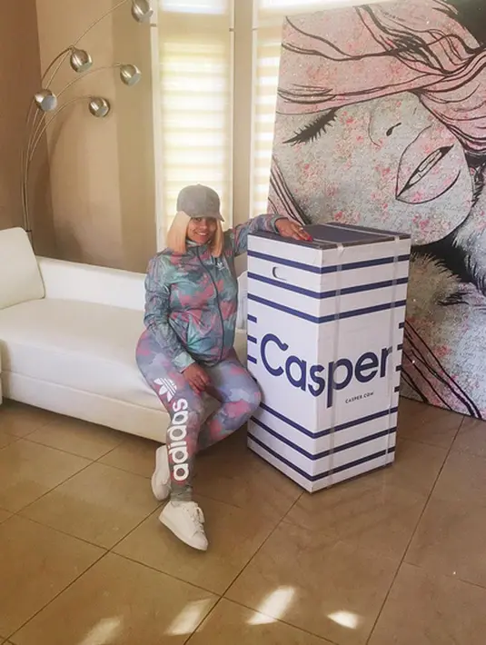 Sebagai orang tua, pasangan kekasih ini mengaku sangat beruntung dikarunai Baby Dream. Pasalnya bayi perempuan yang baru lahir itu memiliki wajah yang sangat imut dan cantik. (Instagram/blacchyna)